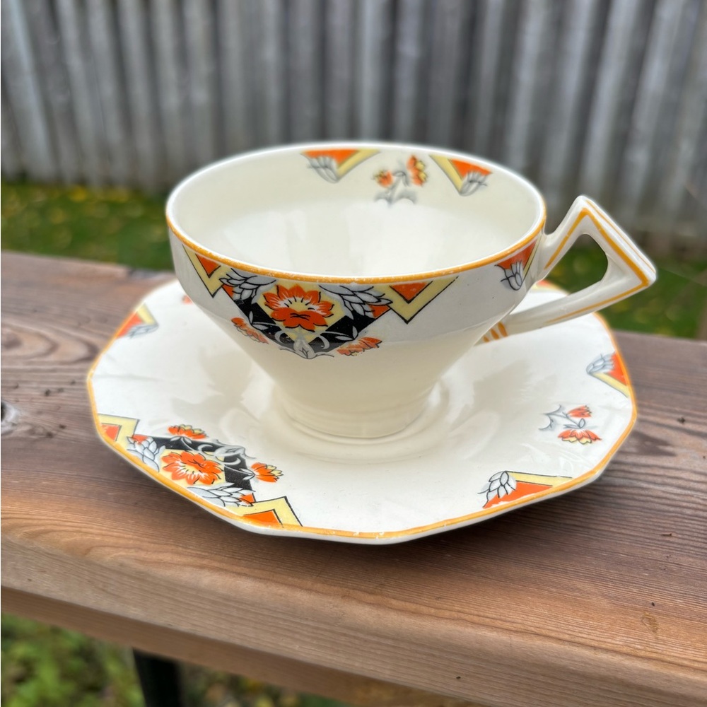vintage Alfred Meakin "Marigold" teacup & saucer